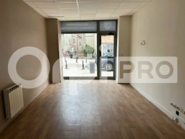 Plus de détails pour Local commercial à louer