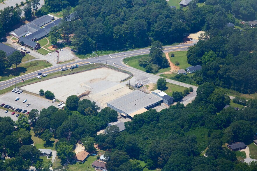 1023 Rock Cut Rd, Forest Park, GA à louer - Photo de l’immeuble – Image 3 sur 7