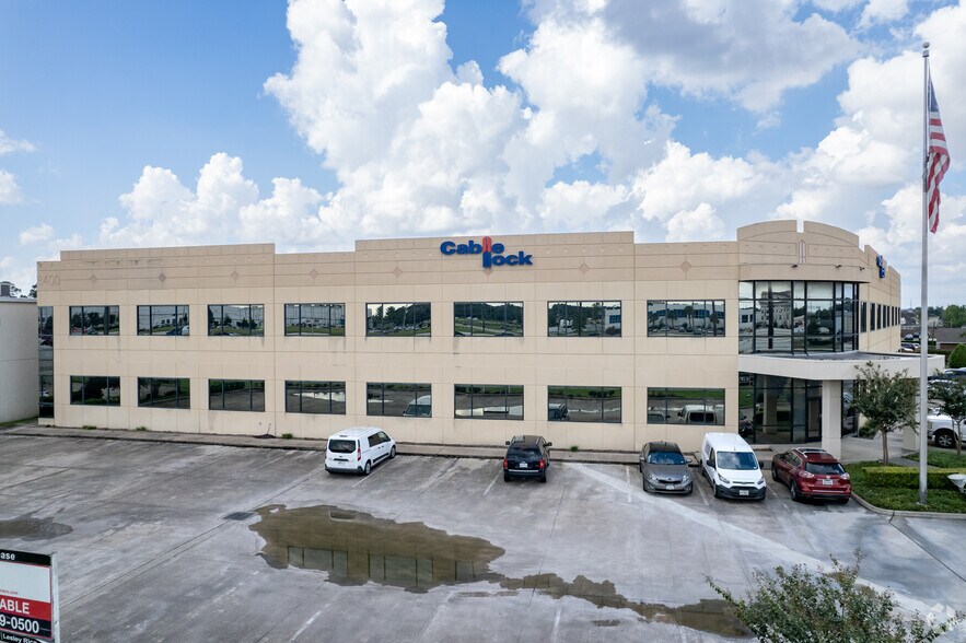 8400 N Sam Houston Pky W, Houston, TX à louer - Photo principale – Image 1 sur 12