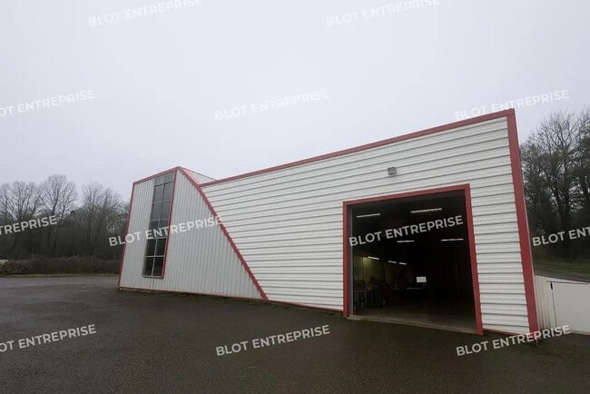 Plus de détails pour Local d’activités à vendre