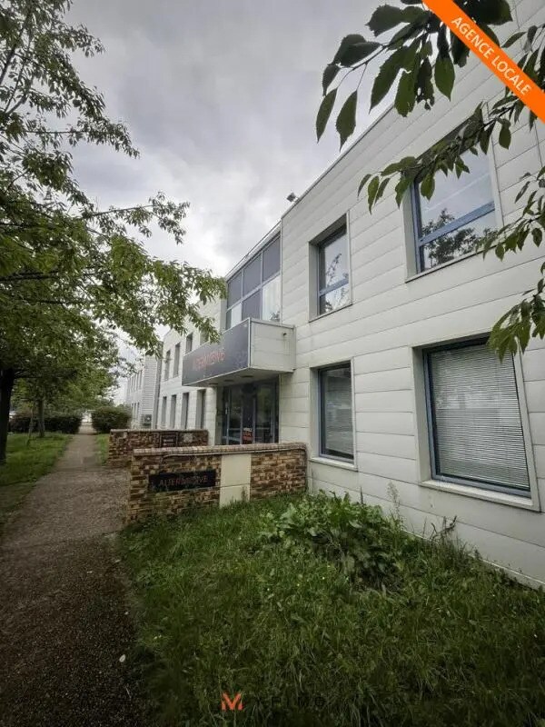 Local d'activités dans Croissy-sur-Seine à vendre Photo de l’immeuble– Image 1 sur 8