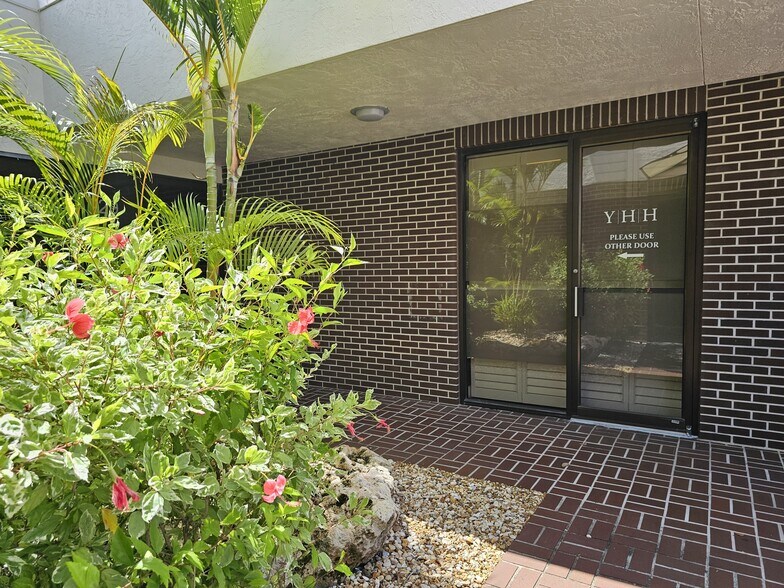 229 Nokomis Ave S, Venice, FL à louer - Photo de l’immeuble – Image 3 sur 19