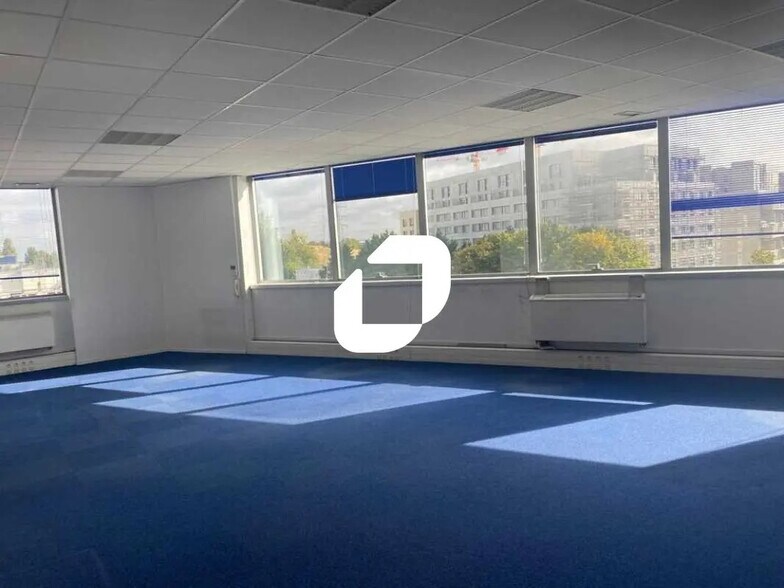 Bureau dans Cergy à louer - Photo de l’immeuble – Image 3 sur 16