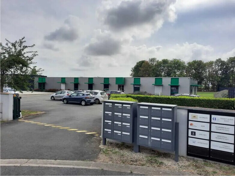 Bureau dans Fleury-sur-Orne à louer - Photo de l’immeuble – Image 1 sur 2