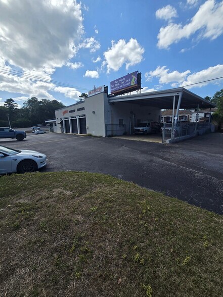 897 N Monroe St, Tallahassee, FL à louer - Photo de l’immeuble – Image 2 sur 4