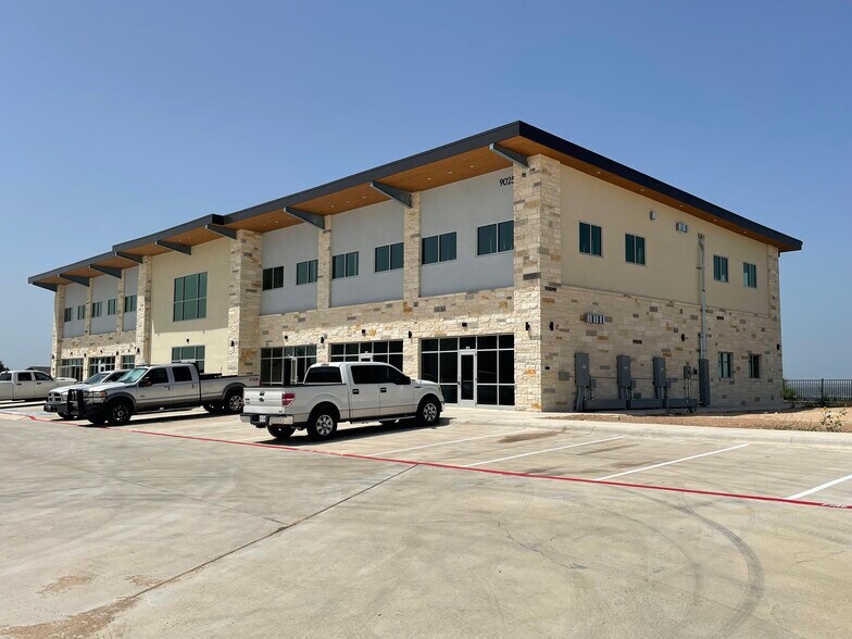 9025 W State Highway 29, Liberty Hill, TX à vendre - Photo de l’immeuble – Image 2 sur 14