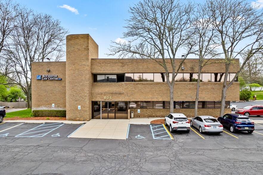 805 Oakwood Dr, Rochester, MI à louer - Photo de l’immeuble – Image 2 sur 29