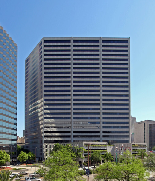 1515 Poydras St, New Orleans, LA à louer - Photo de l’immeuble – Image 3 sur 5