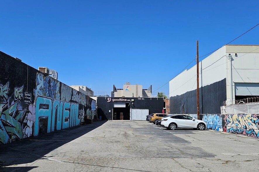 154 W 23rd St, Los Angeles, CA à vendre - Photo de l’immeuble – Image 1 sur 14