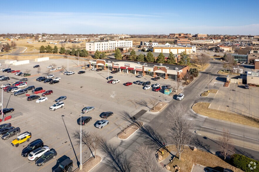 2551-2587 S 177th Plz, Omaha, NE à louer - Aérien – Image 2 sur 6