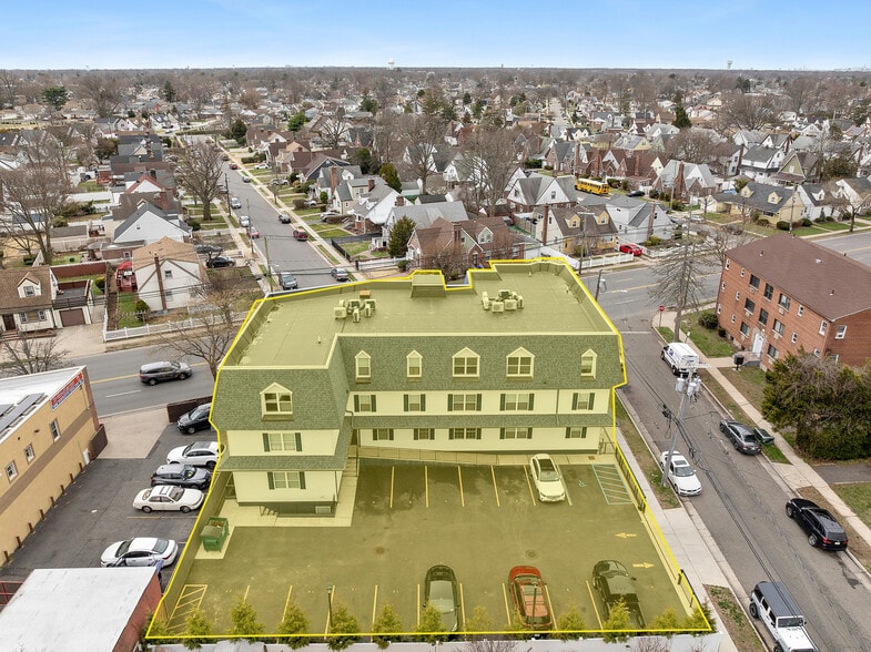 533 Greenwich St, Hempstead, NY à vendre - Photo de l’immeuble – Image 3 sur 46