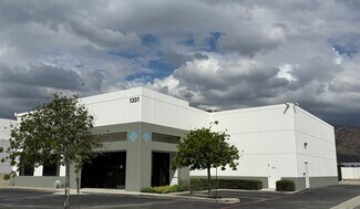 Plus de détails pour 1331 Foothill Blvd, Azusa, CA - Industriel/Logistique à vendre