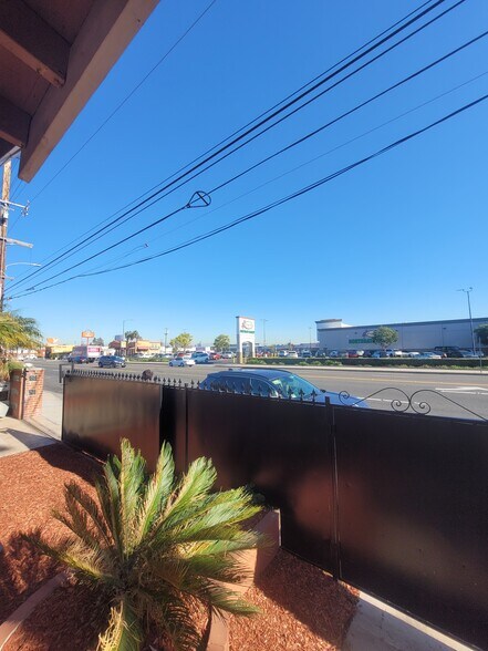 14425 Prairie Ave, Lawndale, CA à vendre - Photo de l’immeuble – Image 3 sur 27