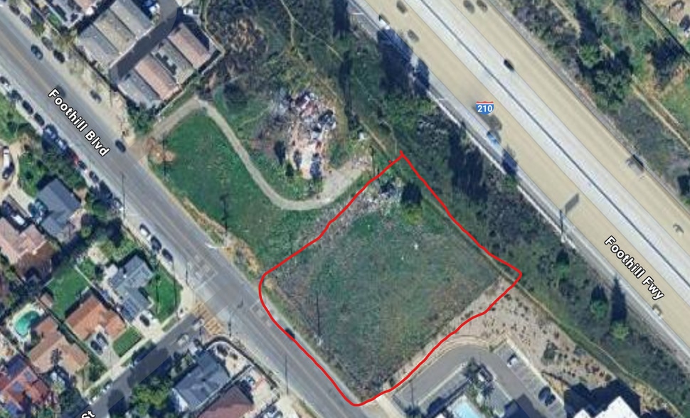 13419 Foothill blvd, Sylmar, CA à vendre - Aérien – Image 2 sur 5