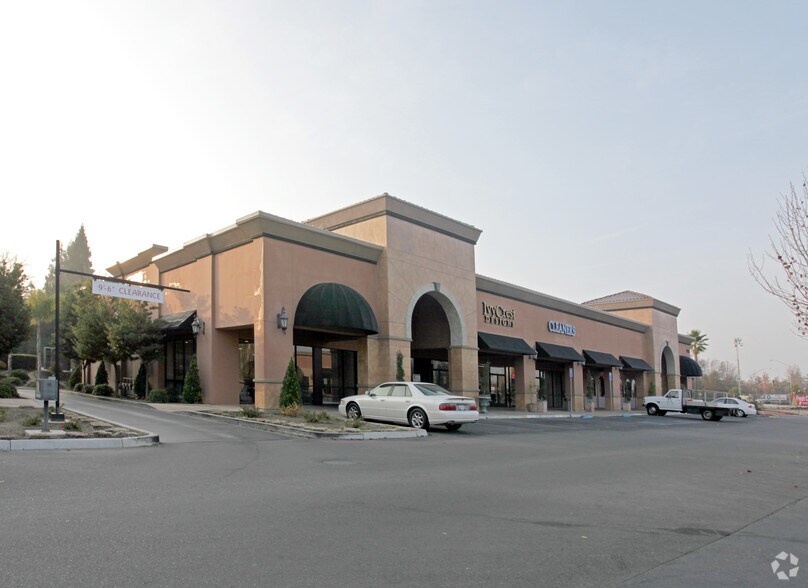 9433-9447 N Fort Washington Rd, Fresno, CA à louer - Photo de l’immeuble – Image 3 sur 9