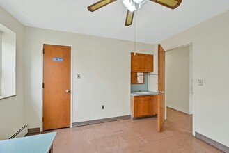 4214 John F Kennedy Blvd, Union City, NJ à louer Photo intérieure– Image 2 sur 17