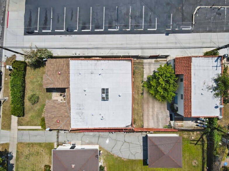 1343 Edgewood Dr, Alhambra, CA à vendre - Photo de l’immeuble – Image 3 sur 9