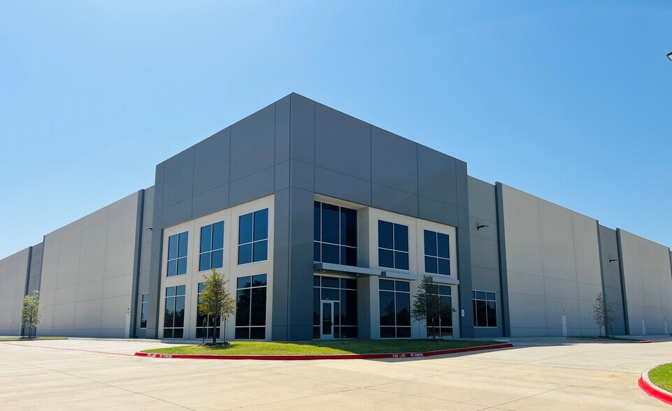 212 Swisher Rd, Lake Dallas, TX à louer - Photo de l’immeuble – Image 2 sur 4