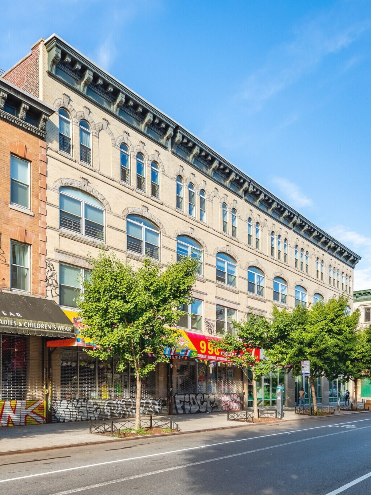 318 Knickerbocker Ave, Brooklyn, NY à louer Photo de l’immeuble– Image 1 sur 20