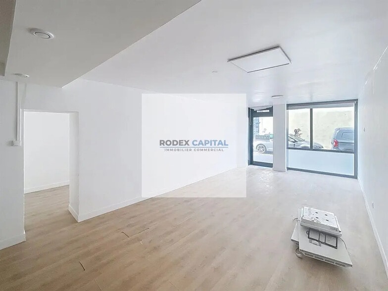 Local commercial dans Paris à louer - Photo de l’immeuble – Image 3 sur 6