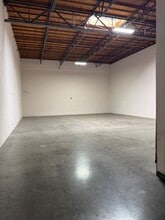 9220-9268 1/2 Hall Rd, Downey, CA à louer Photo intérieure– Image 2 sur 10