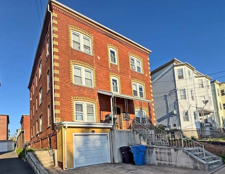 146-148 Grove St, New Britain, CT à vendre - Photo de l’immeuble – Image 3 sur 12