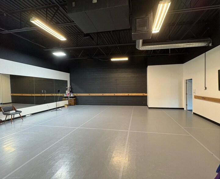 13865 S 2700 W, Bluffdale, UT à louer - Photo de l’immeuble – Image 2 sur 10