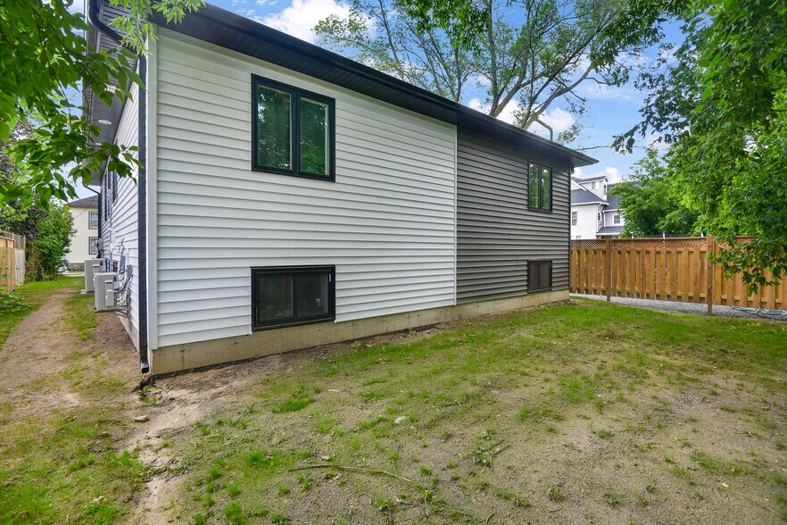 642 West St W, Prescott, ON à vendre - Photo de l’immeuble – Image 2 sur 18
