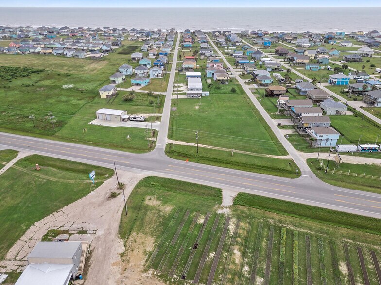 998 Meynig Rd, Crystal Beach, TX à vendre - Photo de l’immeuble – Image 2 sur 10