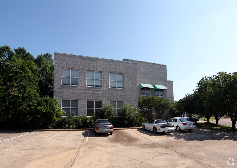 1818 Crane Ridge Dr, Jackson, MS à louer - Photo de l’immeuble – Image 1 sur 4