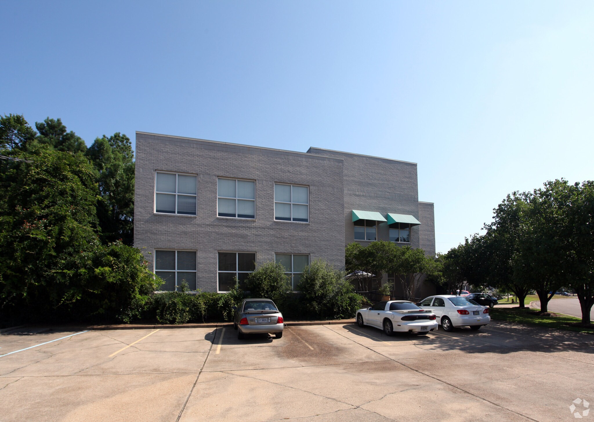 1818 Crane Ridge Dr, Jackson, MS à louer Photo de l’immeuble– Image 1 sur 5