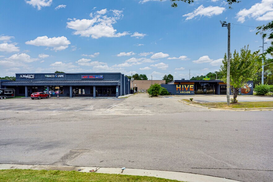 4-Unit Strip Center portefeuille de 2 biens à vendre sur LoopNet.fr - Photo de l’immeuble – Image 3 sur 12