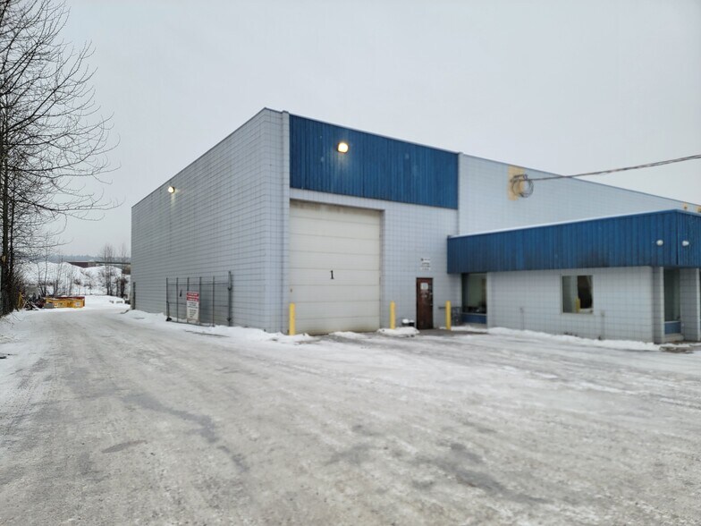 9410 Milwaukee Way, Prince George, BC à louer - Photo principale – Image 1 sur 27