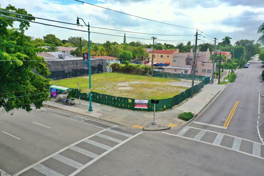 1888 SW 8th St, Miami, FL à vendre - Photo principale – Image 1 sur 19