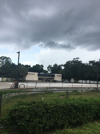 Plus de détails pour 3290 N Narcoossee Rd, Saint Cloud, FL - Local commercial à louer