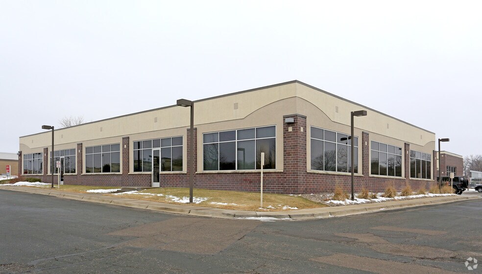 15650 N 36th Ave, Plymouth, MN à louer - Photo de l’immeuble – Image 2 sur 4