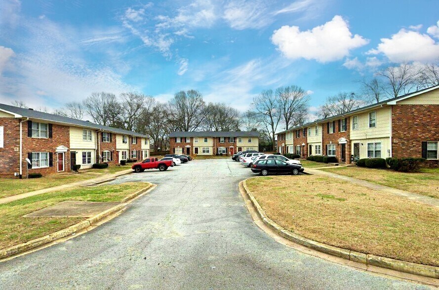 6526 White Horse Rd, Greenville, SC à vendre - Photo de l’immeuble – Image 2 sur 5