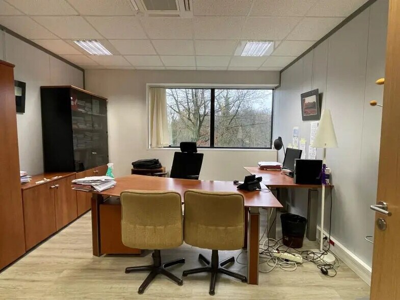 Bureau dans Champs-sur-Marne à louer - Photo de l’immeuble – Image 3 sur 9