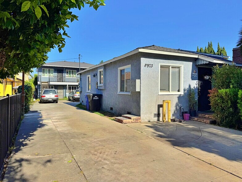 8973 Alexander Ave, South Gate, CA à vendre - Photo de l’immeuble – Image 2 sur 4