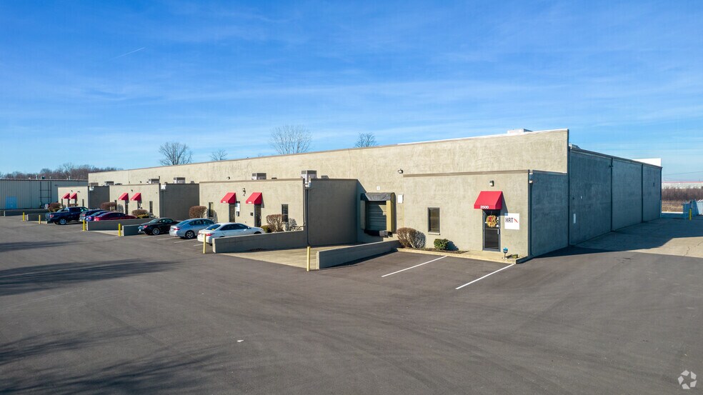 2476-2500 Creekway Dr, Columbus, OH à louer - Photo de l’immeuble – Image 2 sur 7