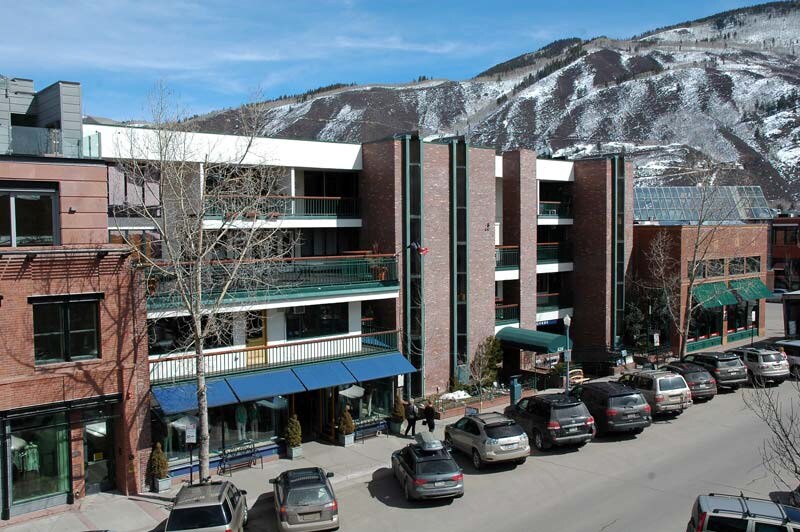 520 E Cooper Ave, Aspen, CO à louer Photo principale– Image 1 sur 8