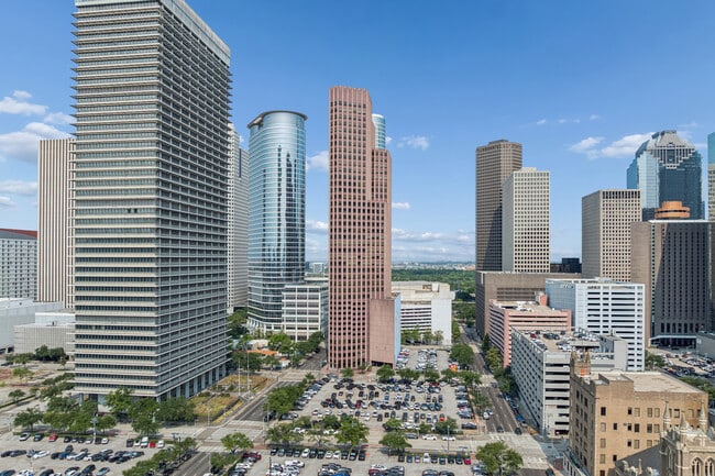 Plus de détails pour 1415 Louisiana St, Houston, TX - Coworking à louer