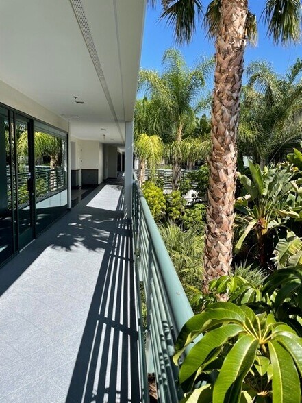 29970 Technology Dr, Murrieta, CA à louer - Photo de l’immeuble – Image 2 sur 13