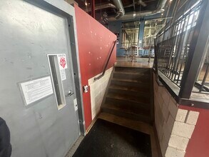 4055 W Peterson Ave, Chicago, IL à louer Photo intérieure– Image 2 sur 16