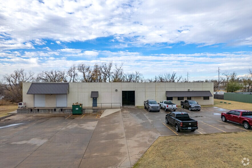 931 N Ann Arbor Ave, Oklahoma City, OK à louer - Photo de l’immeuble – Image 3 sur 6