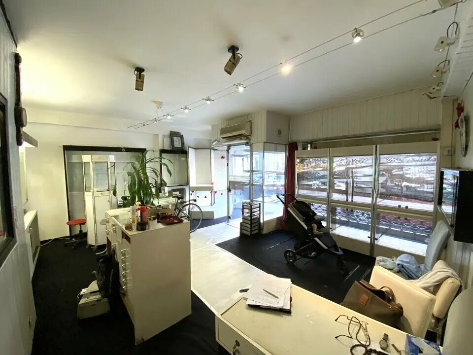 Local commercial dans Nice à louer Photo de l’immeuble– Image 1 sur 5