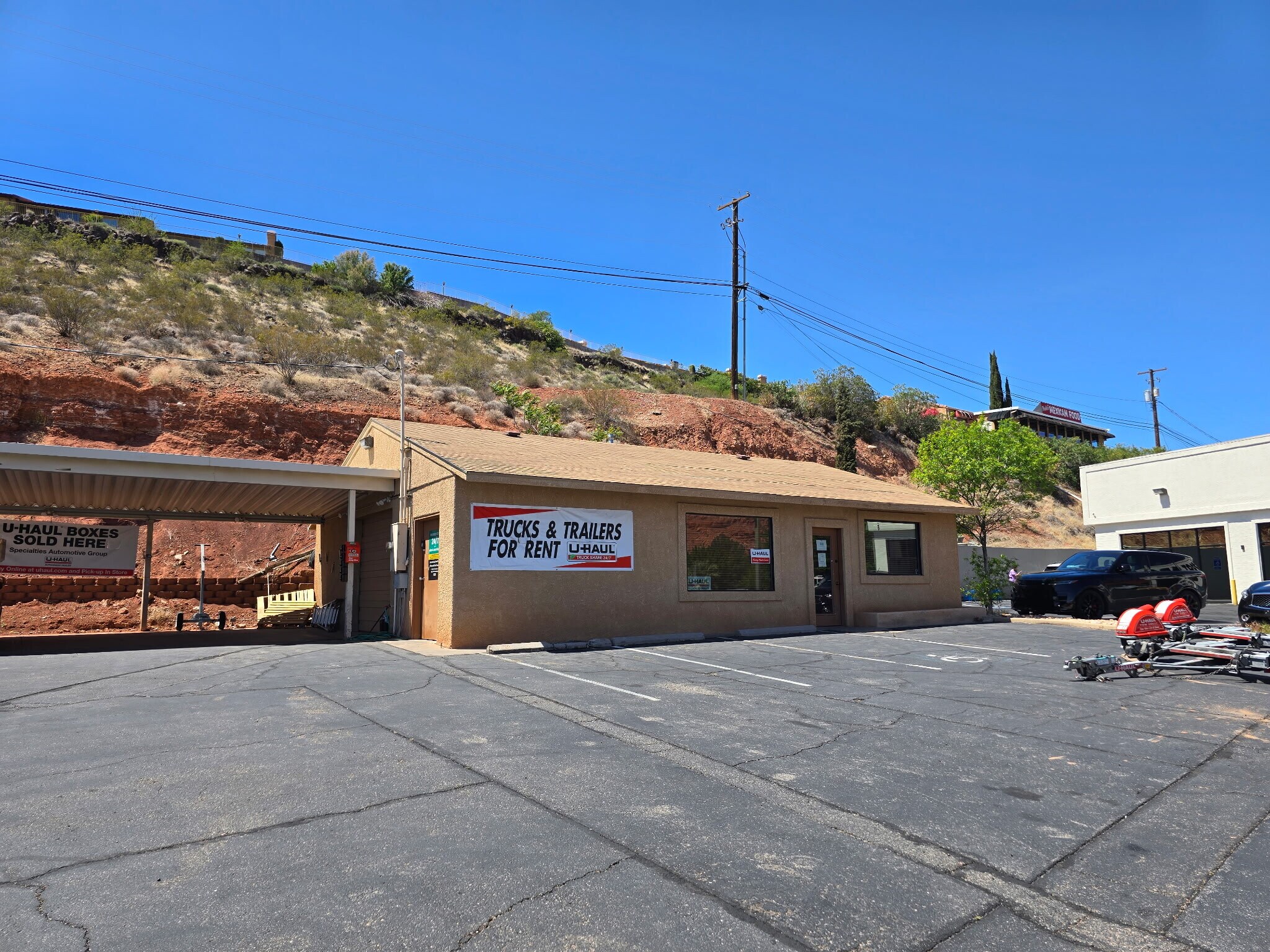 555 N Bluff St, Saint George, UT à louer Photo de l’immeuble– Image 1 sur 4