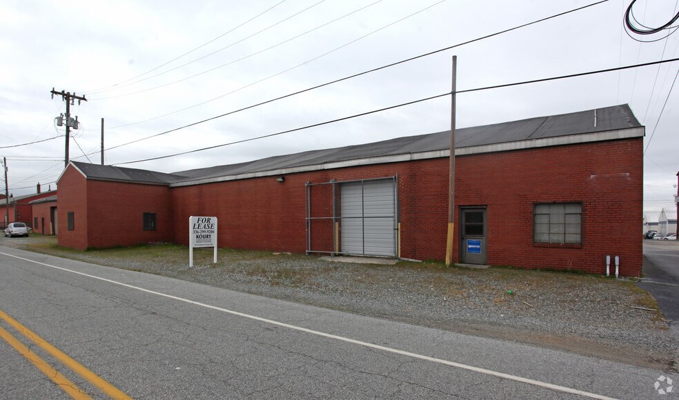 833 N Raleigh St, Greensboro, NC à louer - Photo principale – Image 1 sur 5