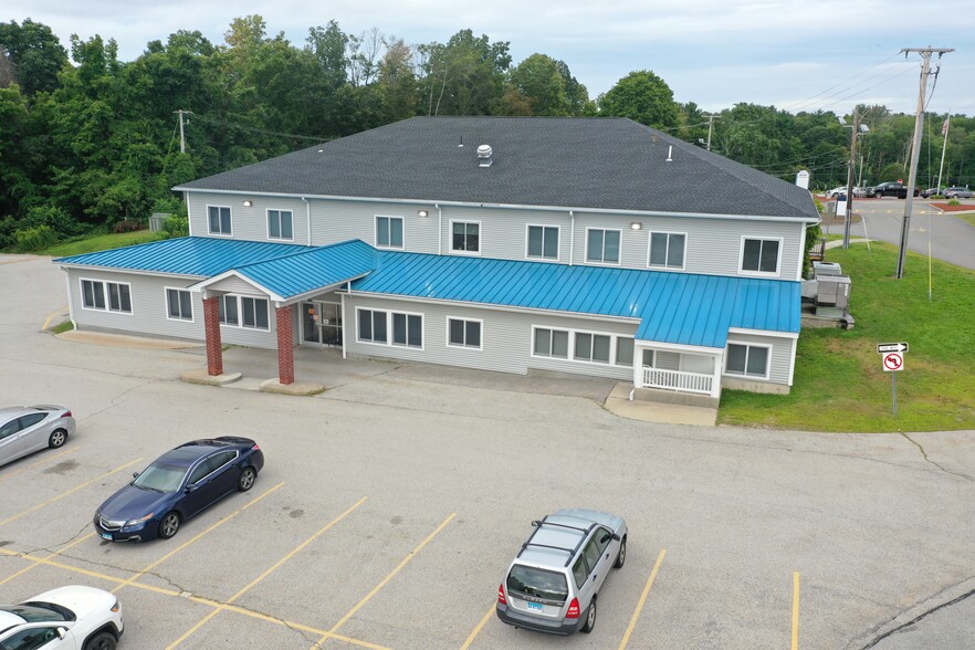 336 Thompson Rd, Webster, MA à vendre - Photo de l’immeuble – Image 1 sur 5