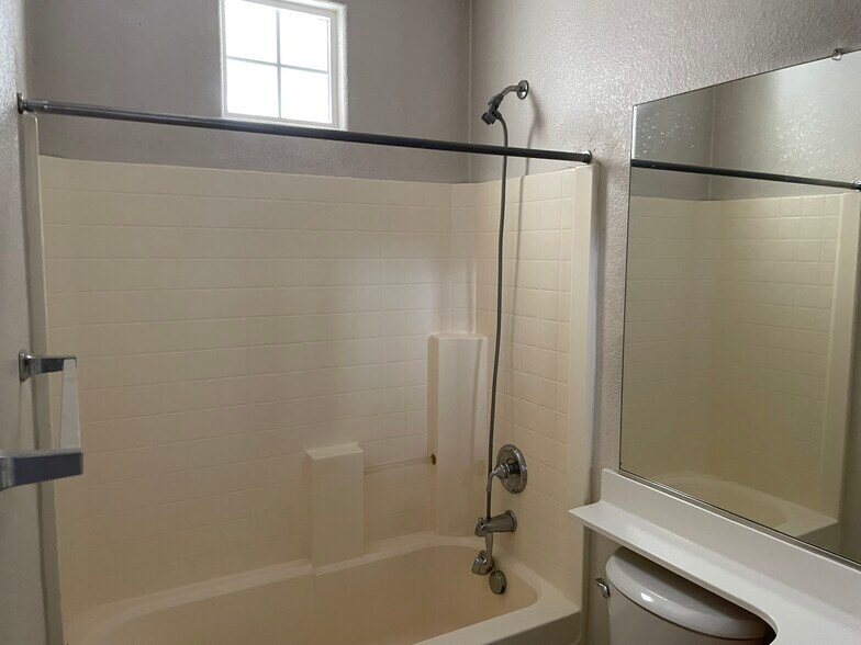 1947 Dawnelle Way, Sacramento, CA à vendre - Photo de l’immeuble – Image 2 sur 11